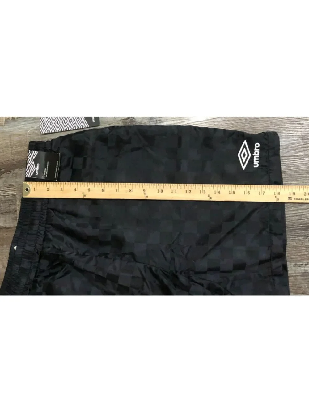 Umbro Mens Small Black Checked Nylon Soccer Shorts New with Tags